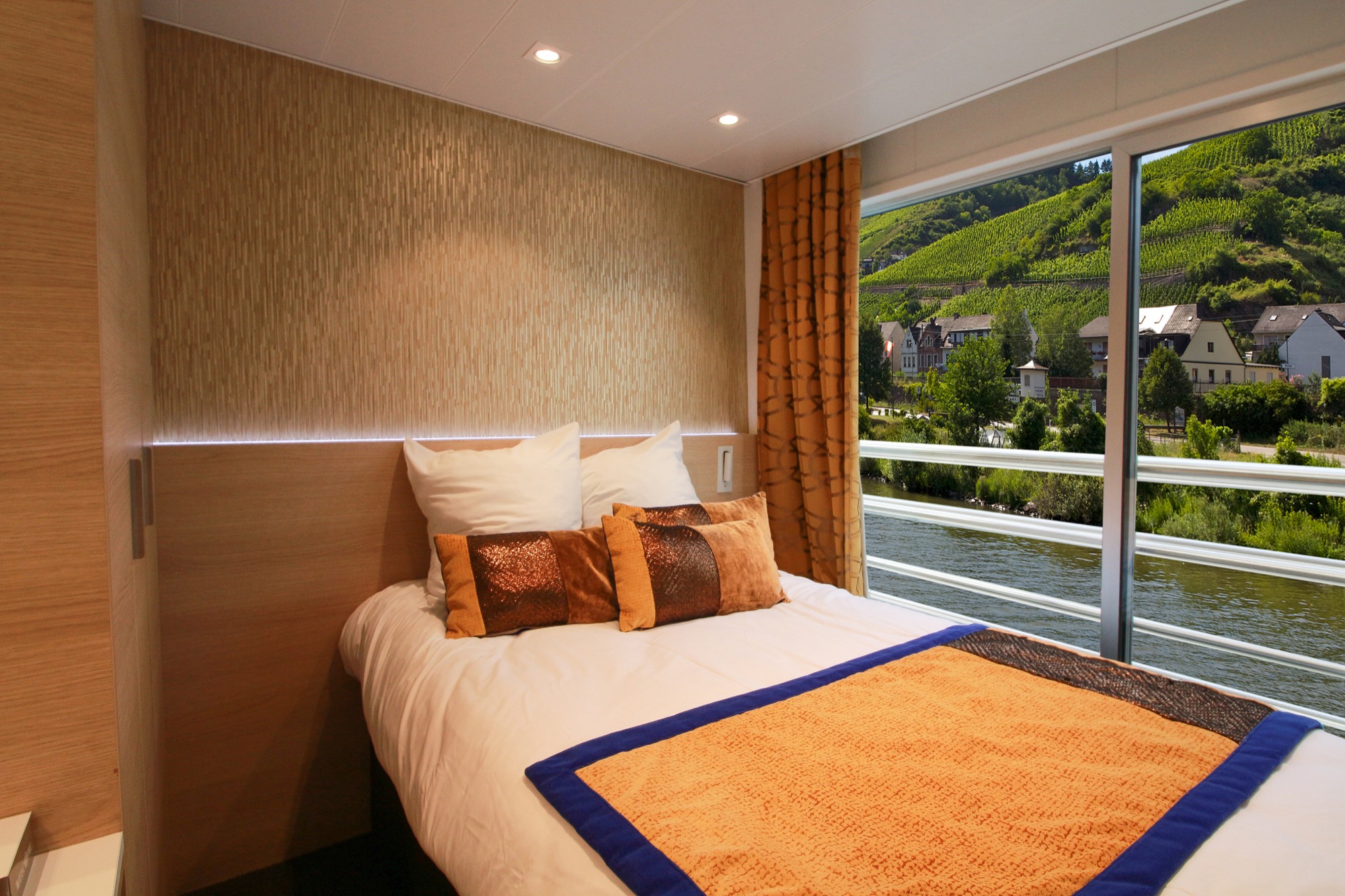 CroisiEurope MS Symphonie Single Cabin 2.jpg